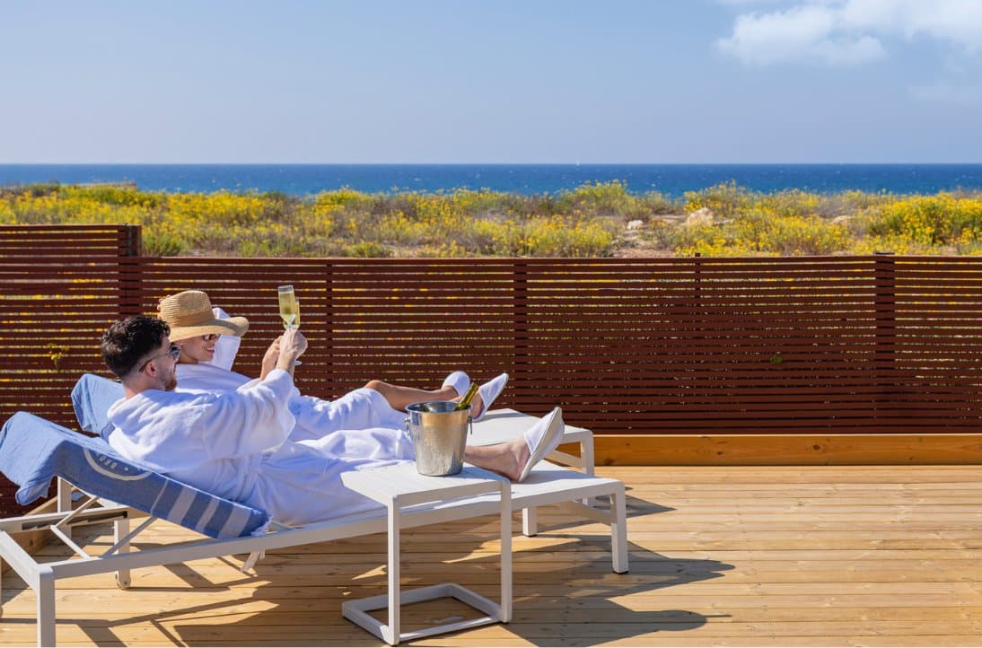 Play Hatzuk Beach Hotel - Play Hotels