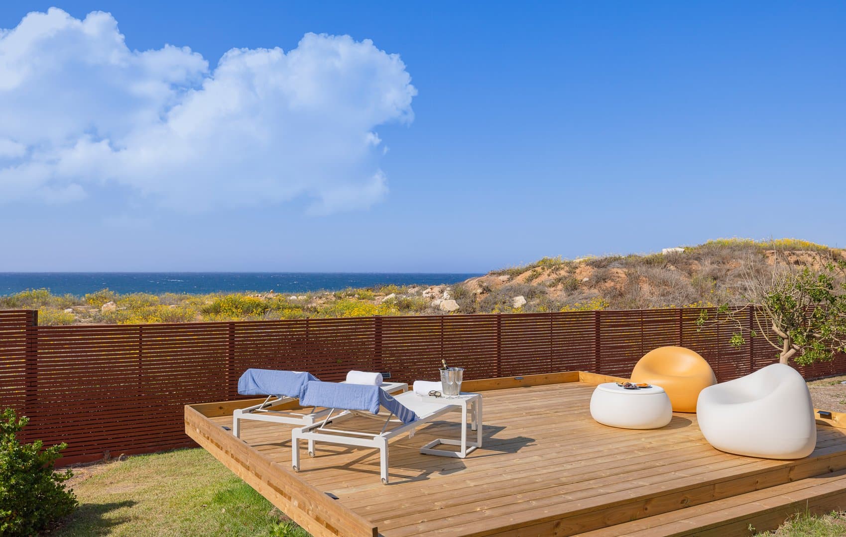 Play Hatzuk Beach Hotel - Play Hotels
