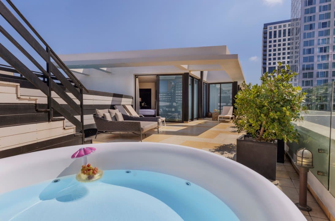 Brown Beach House Hotel - Brown Hotels
