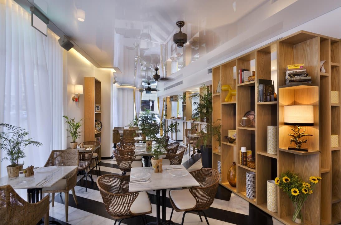 Brown Beach House Hotel - Brown Hotels