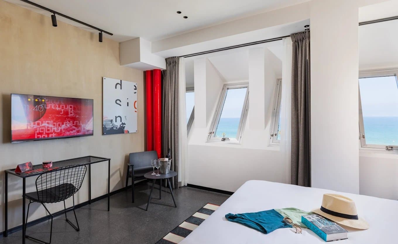 TLV Beach Hotel - Play Hotels